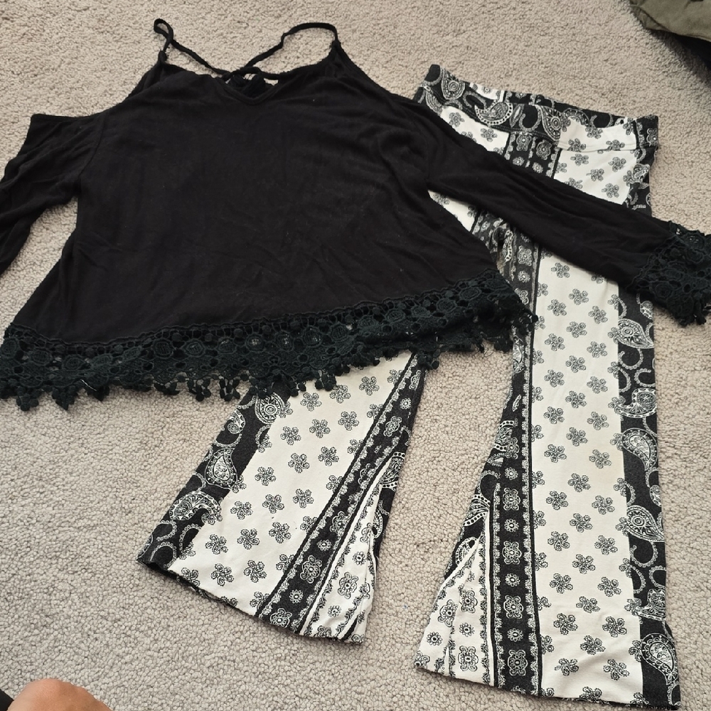 Flowers by Zoe Black Rayon Top